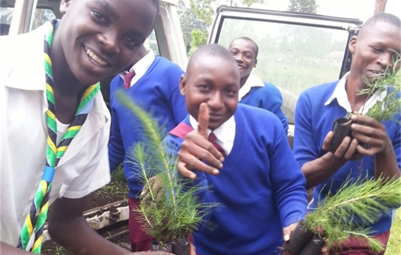 Tanzania students planting trees. CREDIT: WCS Tanzania